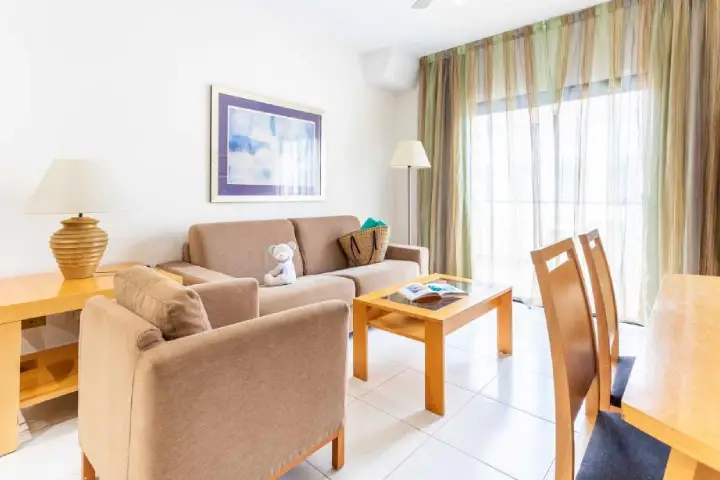 Hollywood mirage (1)