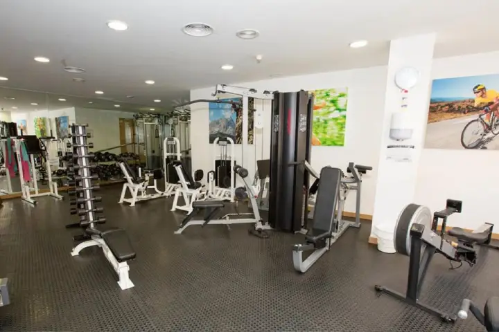 Pearly Grey Ocean Club (11)