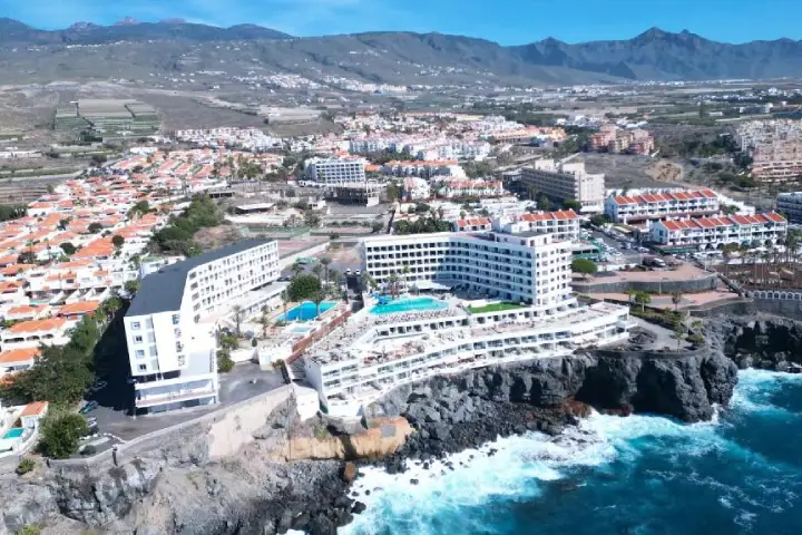 Pearly Grey Ocean Club